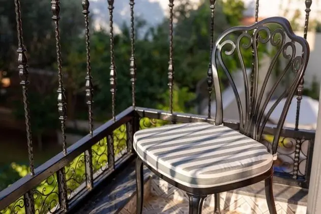 Deluxe Room with Balcony, Bahçe Manzaralı