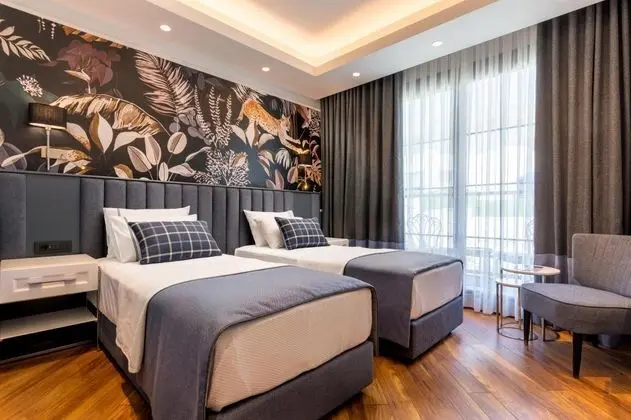 Deluxe Room with Balcony, Bahçe Manzaralı