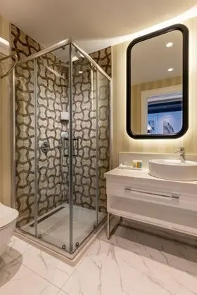 Deluxe Üç Kişilik Oda , Bahçe Manzaralı