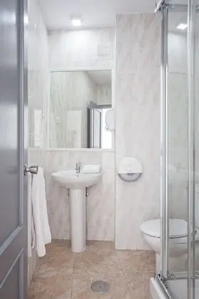 Ortak Ranzalı Oda, Karma Ranzalı Oda, Özel Banyo (1 bed in 6 beds dorm)