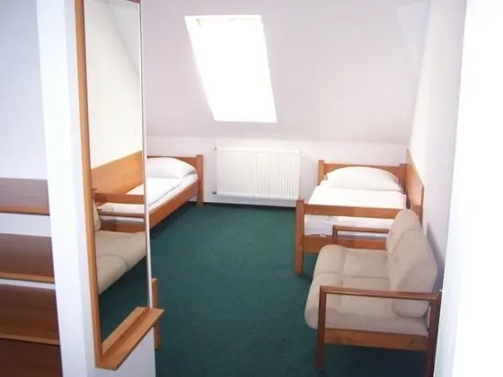 Tek Büyük veya İki Ayrı Yataklı Oda