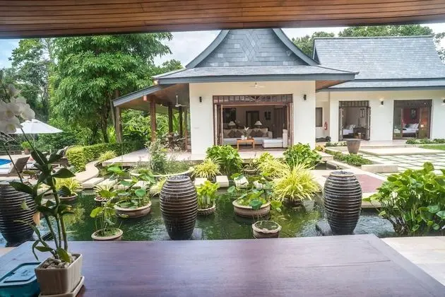 5-Bedrooms Villa with Private Pool
