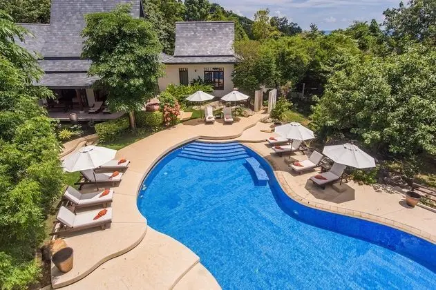 5-Bedrooms Villa with Private Pool