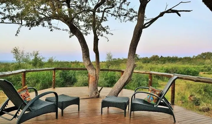 Luxury Tek Büyük veya İki Ayrı Yataklı Oda, 1 Yatak Odası, Şömine, Park Manzaralı