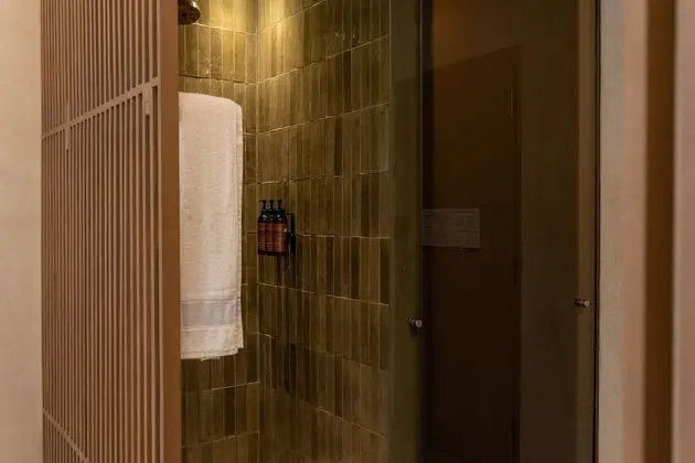 Flex Room with 1 Queen Wall Bed