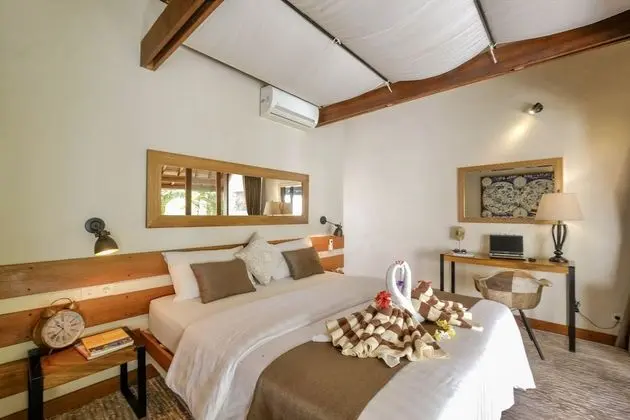 Villa, Banyolu/Duşlu, Havuz Manzaralı (Motu)
