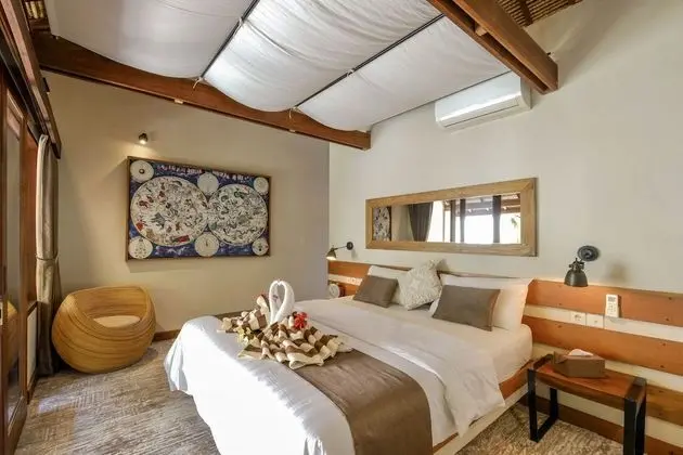 Villa, Banyolu/Duşlu, Havuz Manzaralı (Motu)
