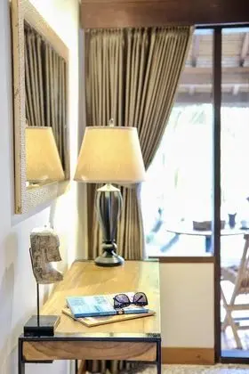 Villa, Banyolu/Duşlu, Havuz Manzaralı (Motu)