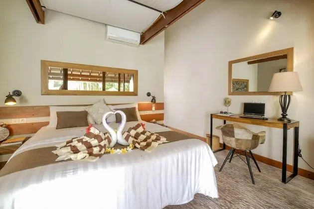 Villa, Banyolu/Duşlu, Havuz Manzaralı (Motu)