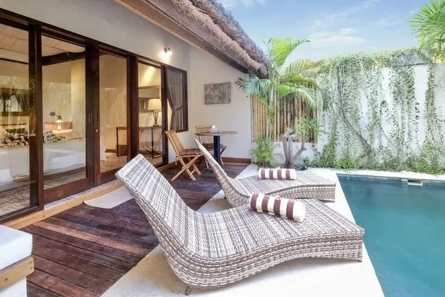Villa, Banyolu/Duşlu, Havuz Manzaralı (Motu)