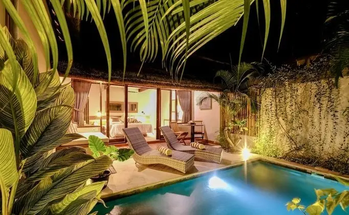 Villa, Banyolu/Duşlu, Havuz Manzaralı (Motu)