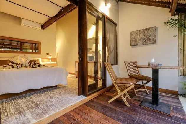 Villa, Banyolu/Duşlu, Havuz Manzaralı (Motu)