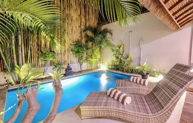 Villa, Banyolu/Duşlu, Havuz Manzaralı (Motu)