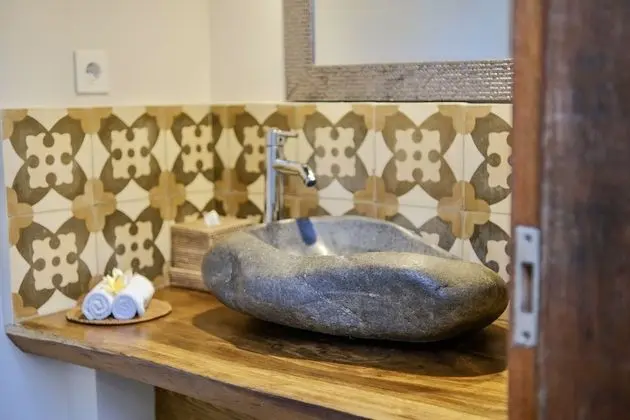 Villa, Banyolu/Duşlu, Havuz Manzaralı (Motu)