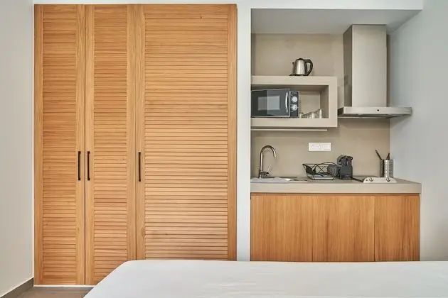 Stüdyo, Bahçe Manzaralı
