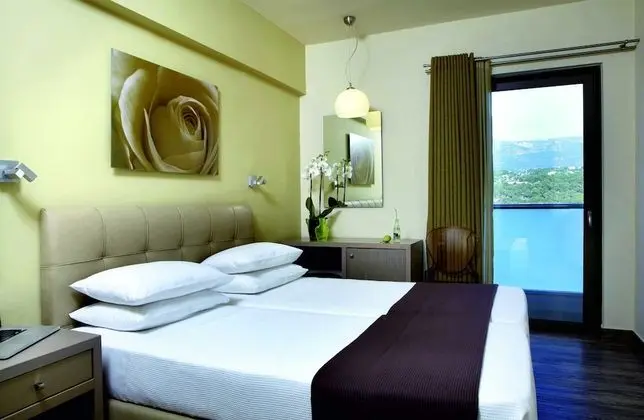 Double or Twin Room with Sea View