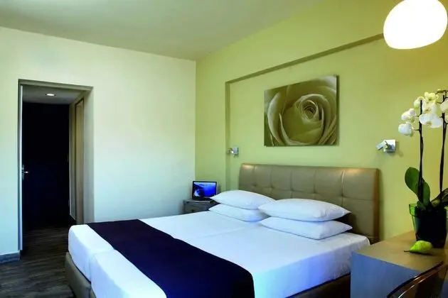 Double or Twin Room with Sea View