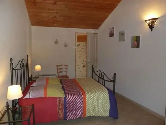 Standard Tek Büyük Yataklı Oda, Özel Banyo, Bahçe Manzaralı (GRAIN DE BLE)