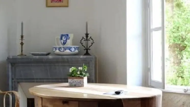 Üç Kişilik Oda, Bahçe Manzaralı (séquoia)
