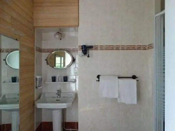 Üç Kişilik Oda, Bahçe Manzaralı (séquoia)