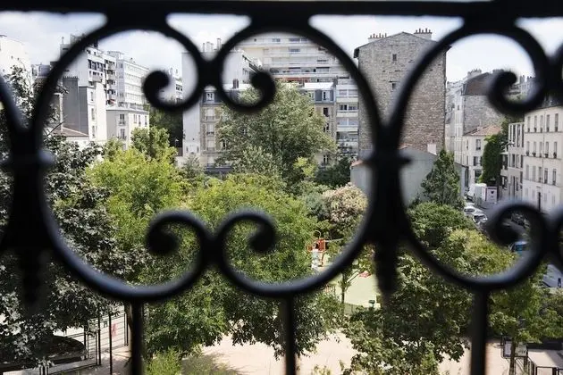 Büyük Yataklı Tek Kişilik Oda