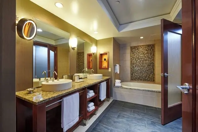 Süit, 1 En Büyük (King) Boy Yatak, Göl Manzaralı (Suite Lake View King Bed)