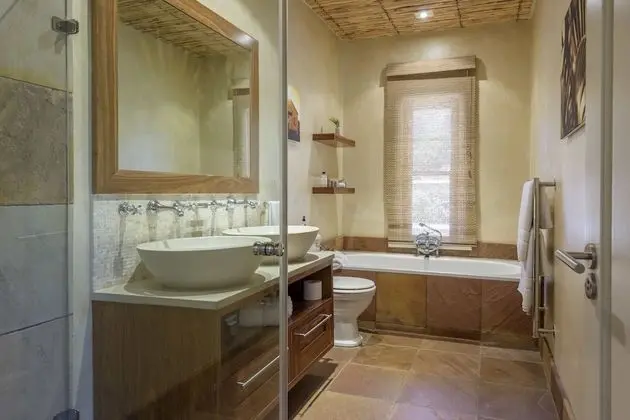 Exclusive Ev (Hillside Manor 1 pax)