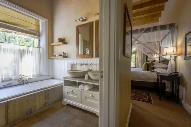 Exclusive Ev (Hillside Manor 3 pax)