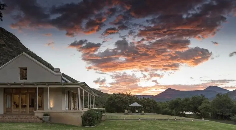 Exclusive Ev (Hillside Manor 6 pax)