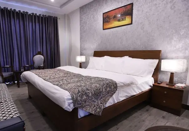 Deluxe Tek Büyük Yataklı Oda