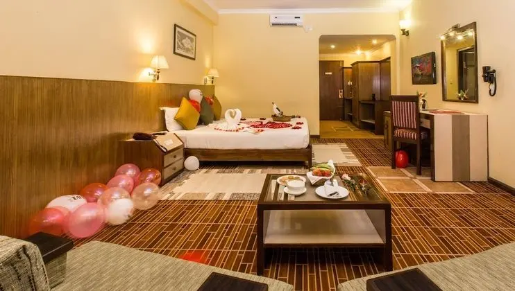 Deluxe Tek Büyük Yataklı Oda