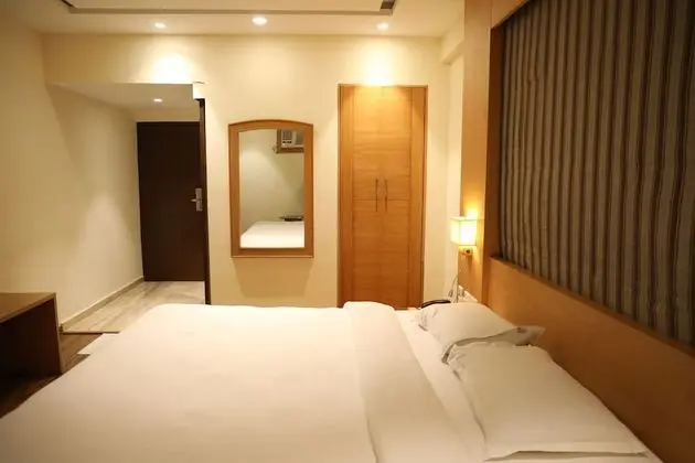 Luxury Tek Büyük Yataklı Oda