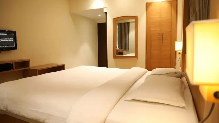 Luxury Tek Büyük Yataklı Oda