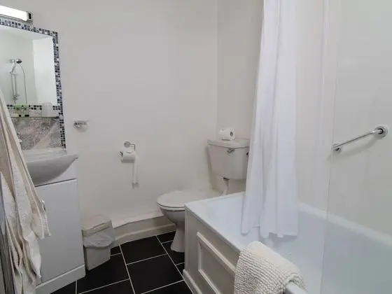 Deluxe Tek Büyük Yataklı Oda, Banyolu/Duşlu (With View)