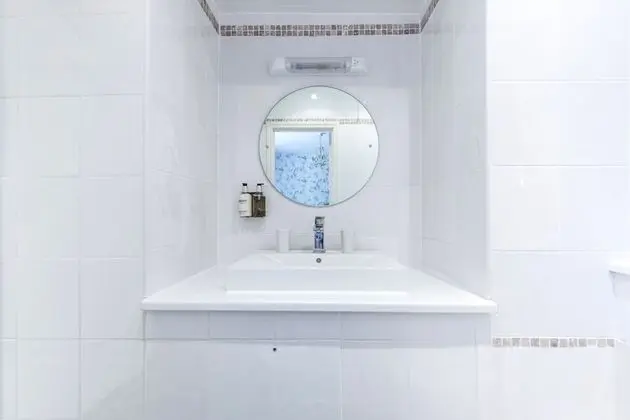 Tek Büyük veya İki Ayrı Yataklı Oda, Banyolu/Duşlu, Bahçe Manzaralı (Room 1)