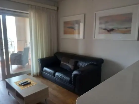 Mount Royal 29 Large 1 Bed with Balcony