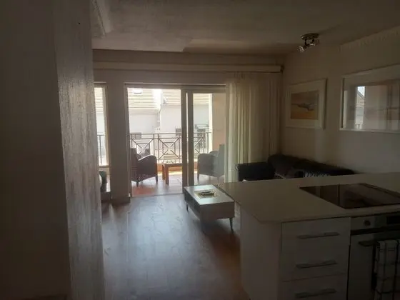Mount Royal 29 Large 1 Bed with Balcony