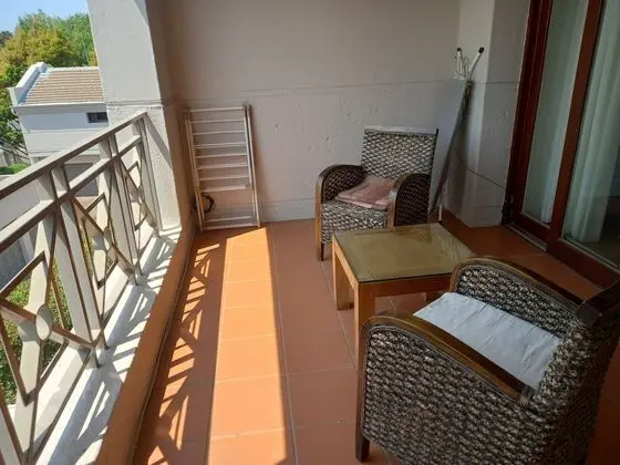 Mount Royal 29 Large 1 Bed with Balcony