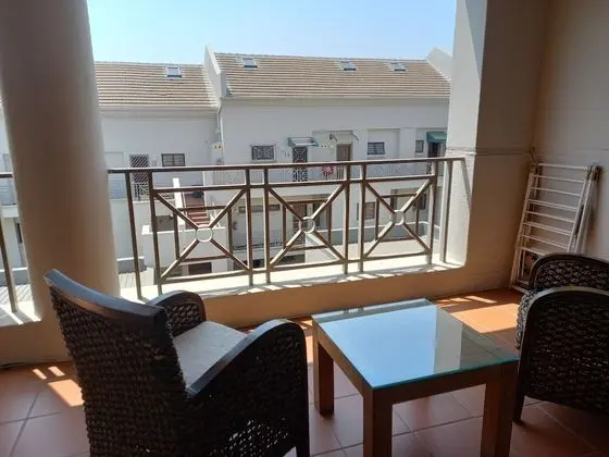 Mount Royal 29 Large 1 Bed with Balcony