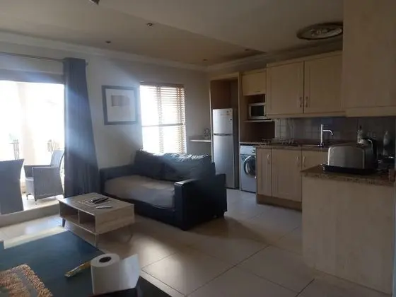 Mount Royal 31 Large 1 bed with Balcony