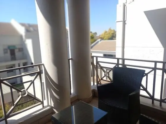 Mount Royal 31 Large 1 bed with Balcony