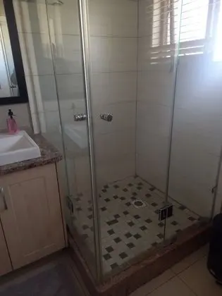 Mount Royal 31 Large 1 bed with Balcony