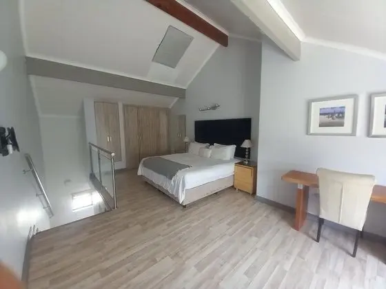 Mount Royal 32 Large 1 Bed