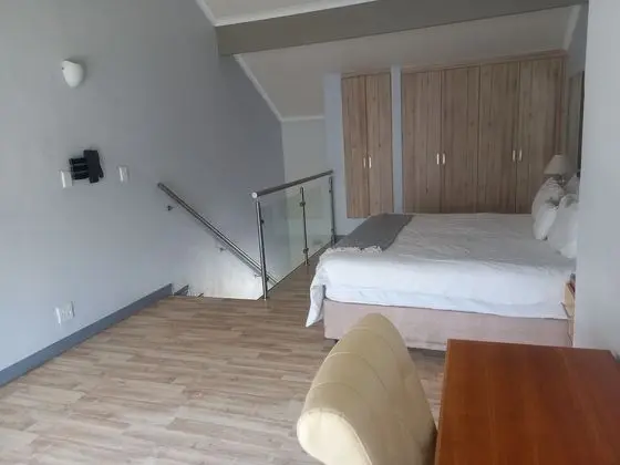 Mount Royal 32 Large 1 Bed