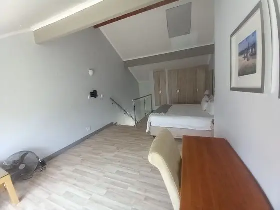 Mount Royal 32 Large 1 Bed