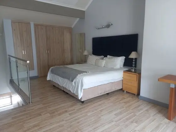 Mount Royal 32 Large 1 Bed