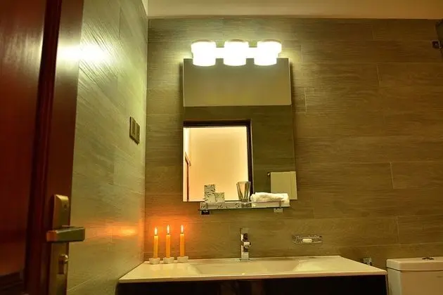 Deluxe Tek Büyük Yataklı Oda, Özel Banyo, Dağ Manzaralı