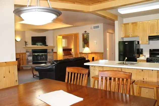 Superior Oda, 1 En Büyük (King) Boy Yatak, Göl Manzaralı