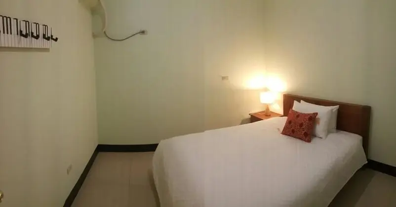 Comfort Tek Büyük Yataklı Oda, 1 Çift Kişilik Yatak, Sigara İçilmez, Ortak Banyo (108)