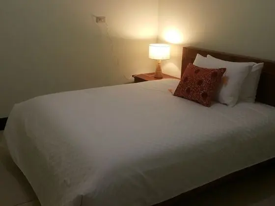 Comfort Tek Büyük Yataklı Oda, 1 Çift Kişilik Yatak, Sigara İçilmez, Ortak Banyo (108)